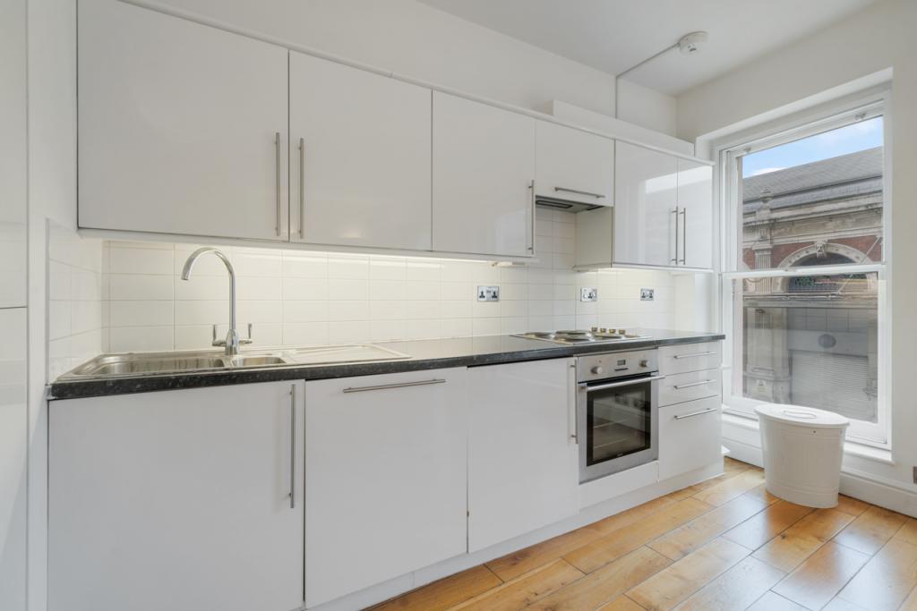 One-Bedroom Flat to Rent – 52 Long Lane, 44A Cloth Fair, Farringdon, London EC1A 7JQ