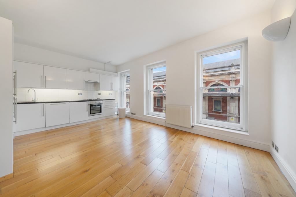 One-Bedroom Flat to Rent – 52 Long Lane, 44A Cloth Fair, Farringdon, London EC1A 7JQ