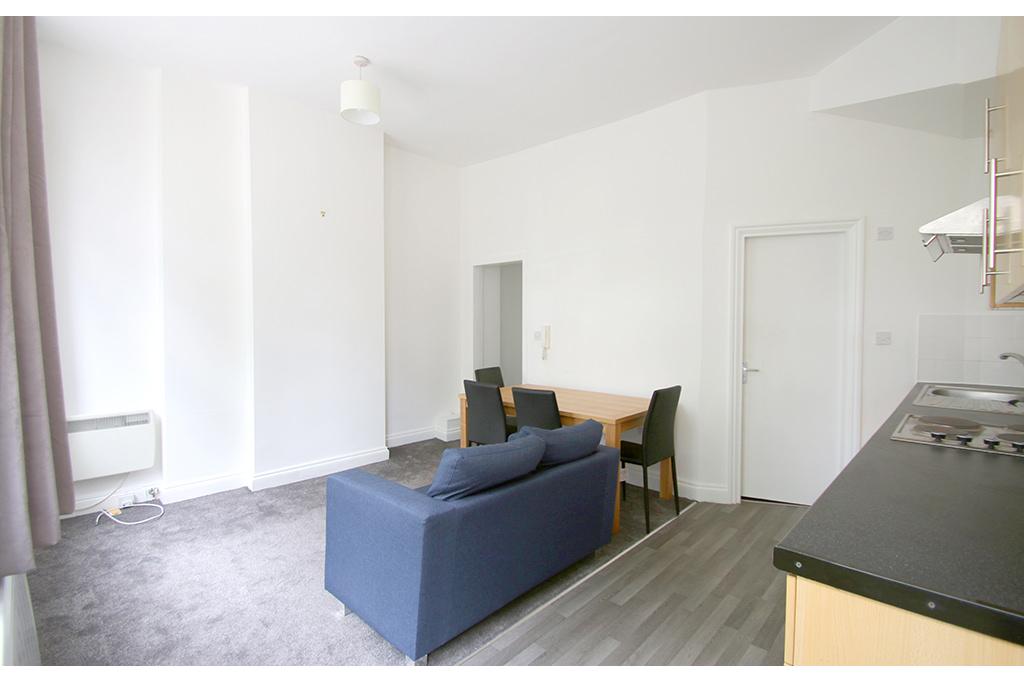 Two-Bedroom Flat to Rent – 92A Old Street, Flat 5, Clerkenwell, London EC1V 9AY