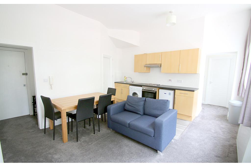 Two-Bedroom Flat to Rent – 92A Old Street, Flat 5, Clerkenwell, London EC1V 9AY