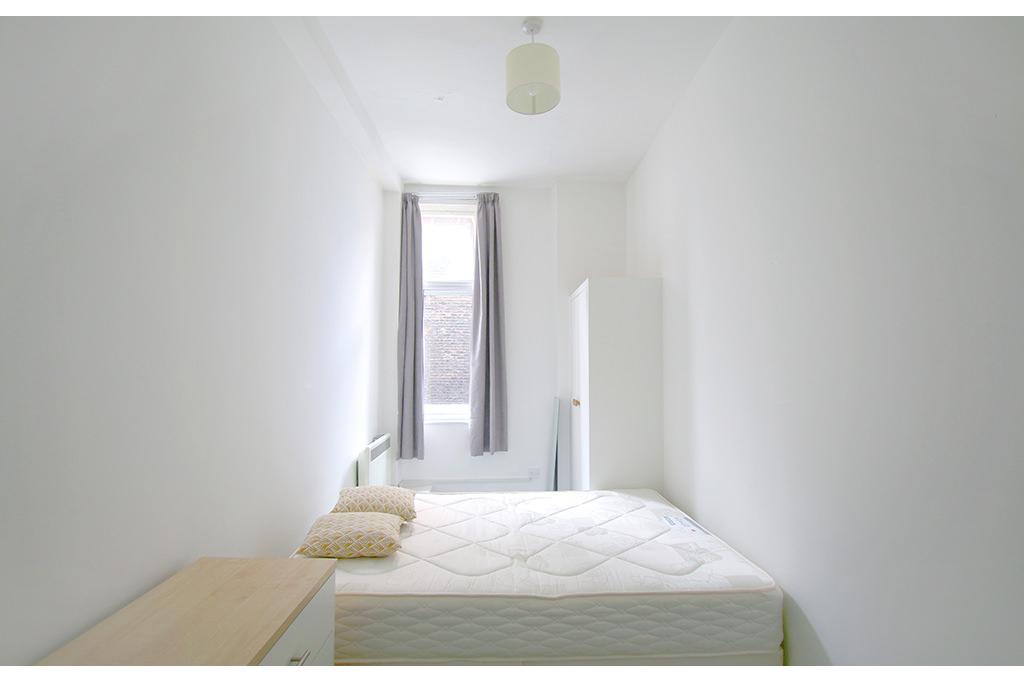 Two-Bedroom Flat to Rent – 92A Old Street, Flat 5, Clerkenwell, London EC1V 9AY