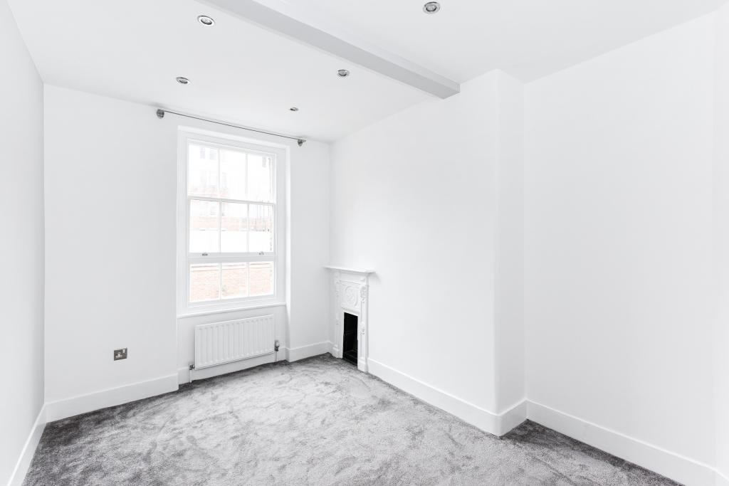 Two-Bedroom Flat to Rent – 21 Cavendish Buildings, Gilbert Street, Mayfair, London W1K 5HJ