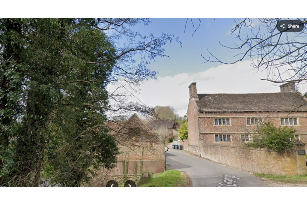 0.10-Acre Development Plot in Haywards Heath – Former Utility Site Opportunity