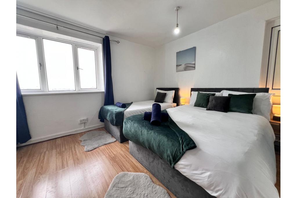 High-Yield Zone 1 Investment – 3-Bed Apartment Configured for 5 Occupants Near London Bridge