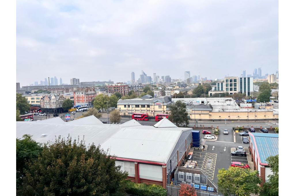 High-Yield Zone 1 Investment – 3-Bed Apartment Configured for 5 Occupants Near London Bridge