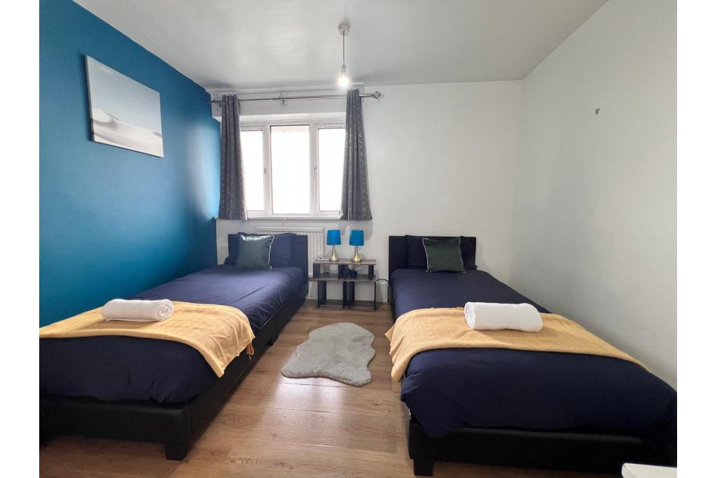 High-Yield Zone 1 Investment – 3-Bed Apartment Configured for 5 Occupants Near London Bridge