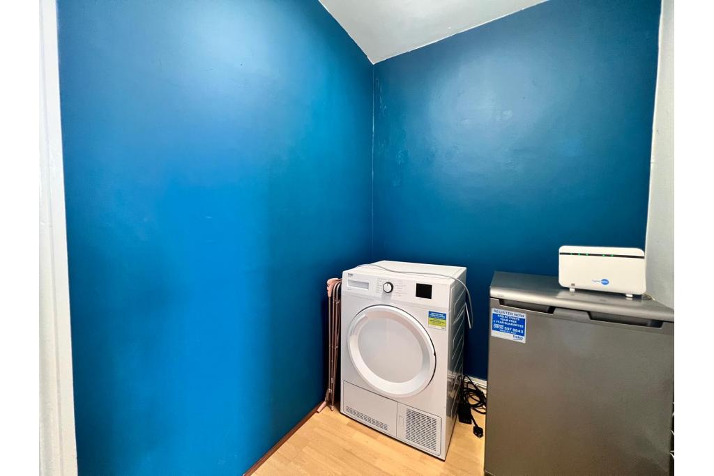 High-Yield Zone 1 Investment – 3-Bed Apartment Configured for 5 Occupants Near London Bridge