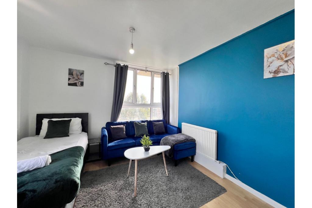 High-Yield Zone 1 Investment – 3-Bed Apartment Configured for 5 Occupants Near London Bridge