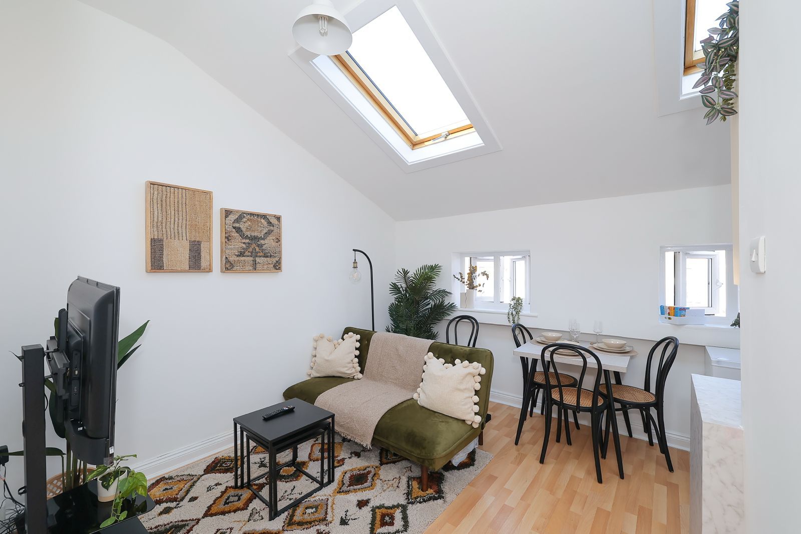 Ultra-Prime Paddington Opportunity – 2 x Turnkey Apartments Steps from Transport Links