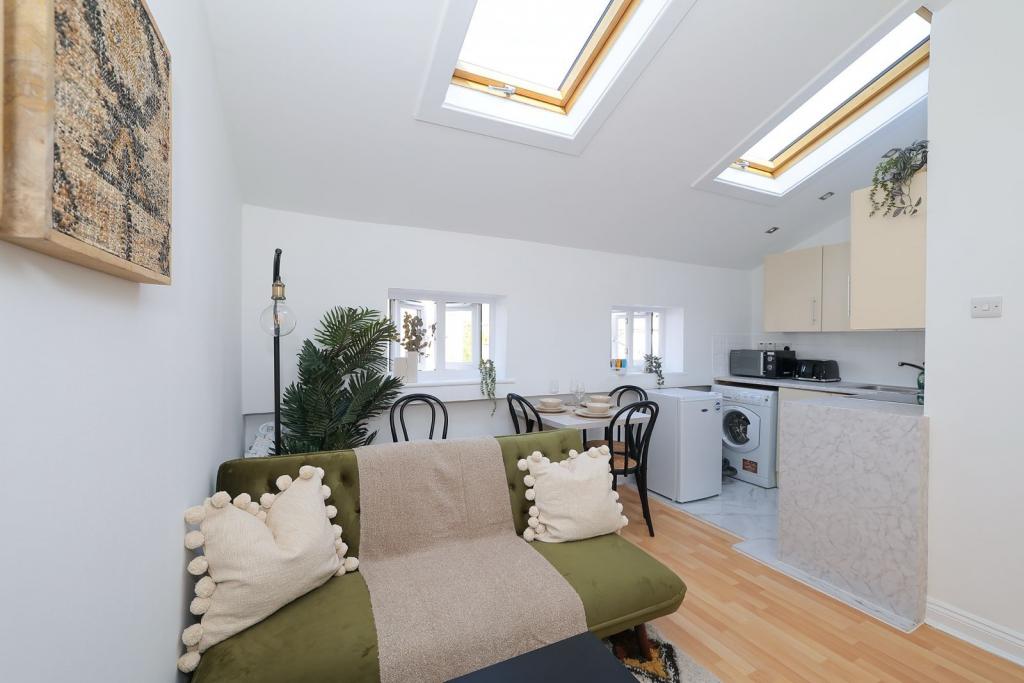 Ultra-Prime Paddington Opportunity – 2 x Turnkey Apartments Steps from Transport Links