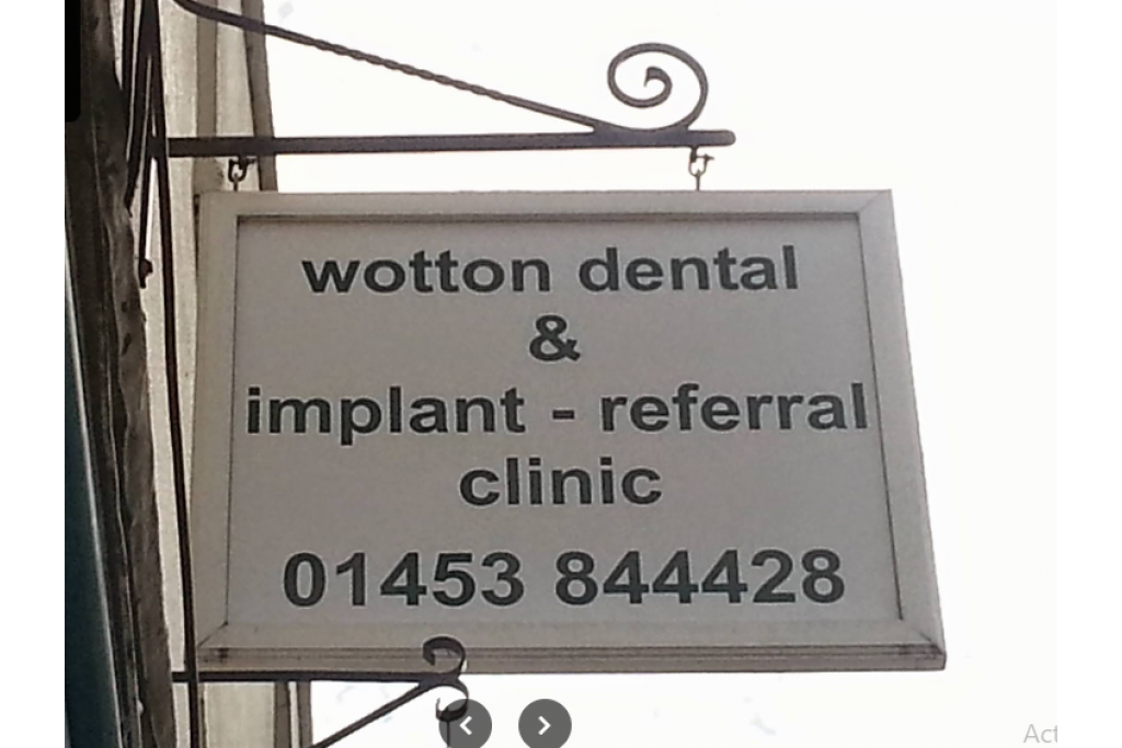 Former / Existing Community Clinic in Affluent Cotswold-Edge Market Town