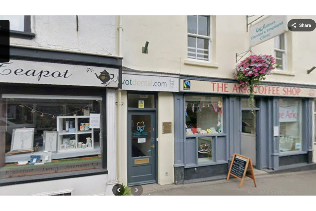 Former / Existing Community Clinic in Affluent Cotswold-Edge Market Town