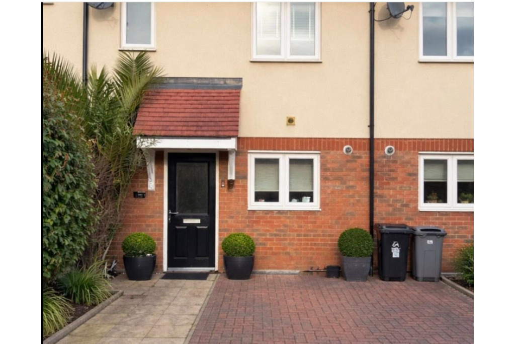 3-Bedroom Rental Opportunity in Enfield – Ideal for Company Let or Investment