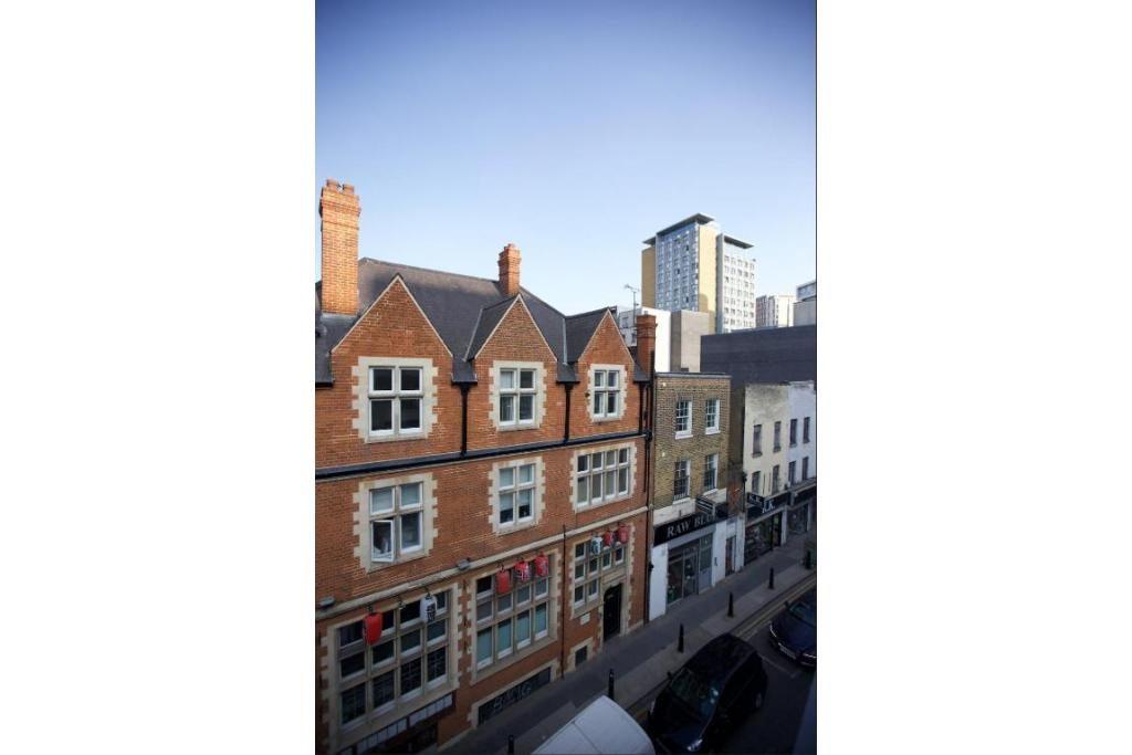Prime Whitechapel Investment – 5-Bed House Generating £96K Annually | 6.6% Yield