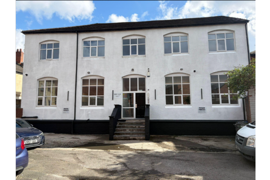 High-Yield 3-Bedroom Apartment – Prime Birmingham City Centre Location (B3)