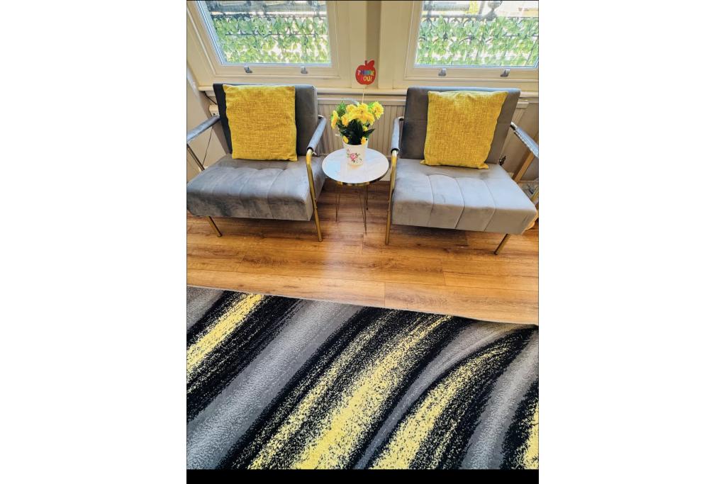 Bright 2-Bed Apartment – R2SA / Company Let Opportunity in West Kensington (W14)