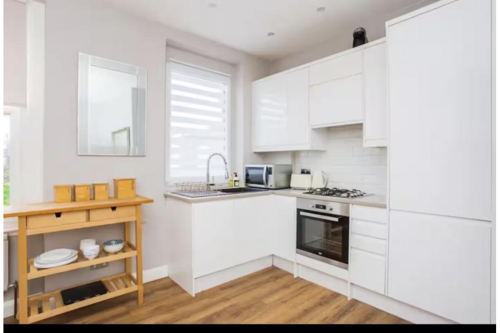 Bright 2-Bed Apartment – R2SA / Company Let Opportunity in West Kensington (W14)