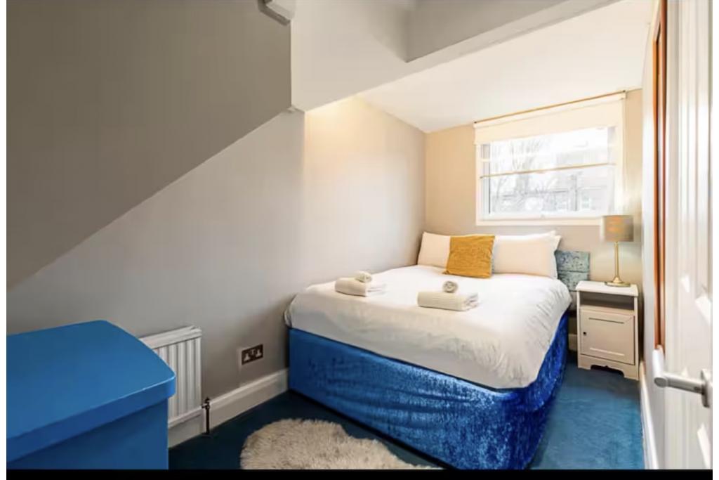 Bright 2-Bed Apartment – R2SA / Company Let Opportunity in West Kensington (W14)