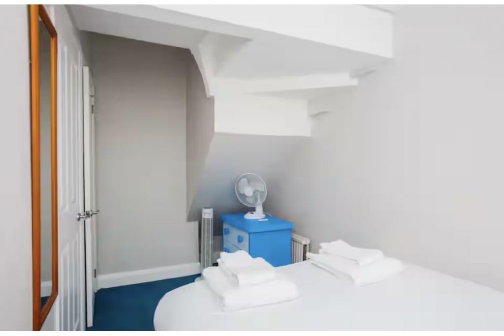 Bright 2-Bed Apartment – R2SA / Company Let Opportunity in West Kensington (W14)