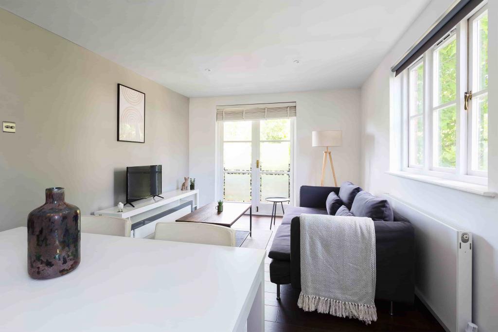 Premium 2-Bed / 2-Bath Apartment – R2SA / Company Let in Fulham (SW6)