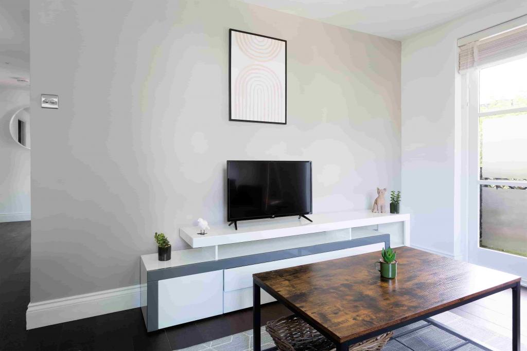 Premium 2-Bed / 2-Bath Apartment – R2SA / Company Let in Fulham (SW6)