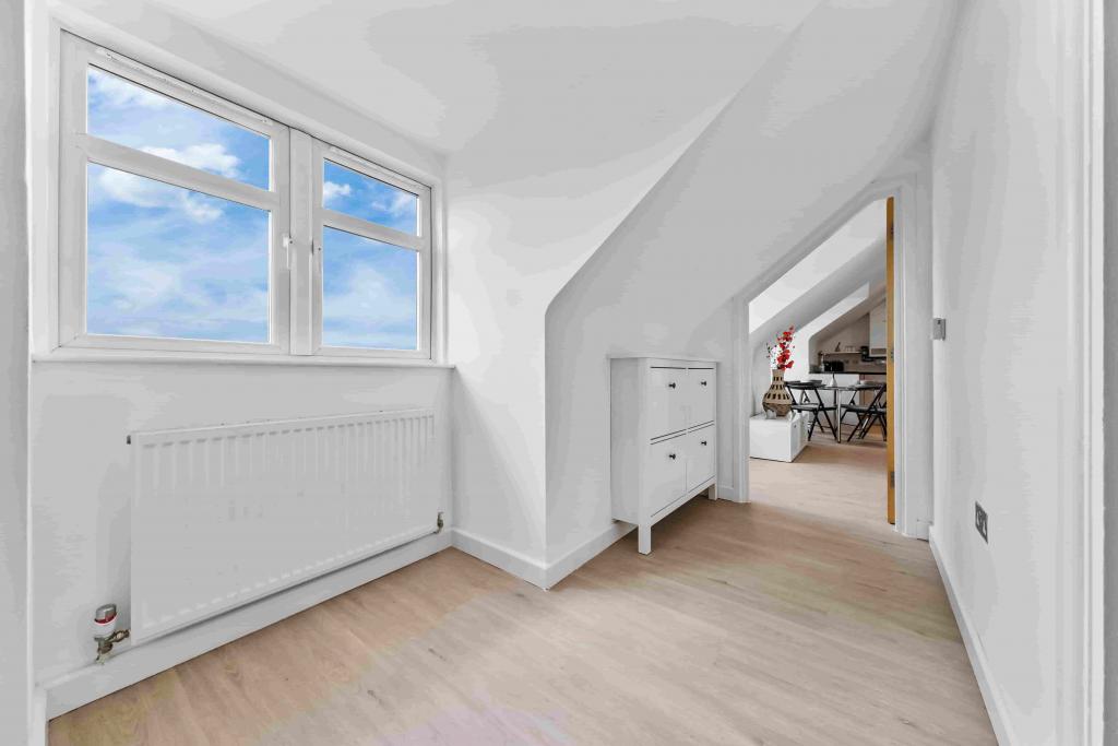 Spacious 2-Bed Apartment – R2SA / Company Let Opportunity in North London (N20)