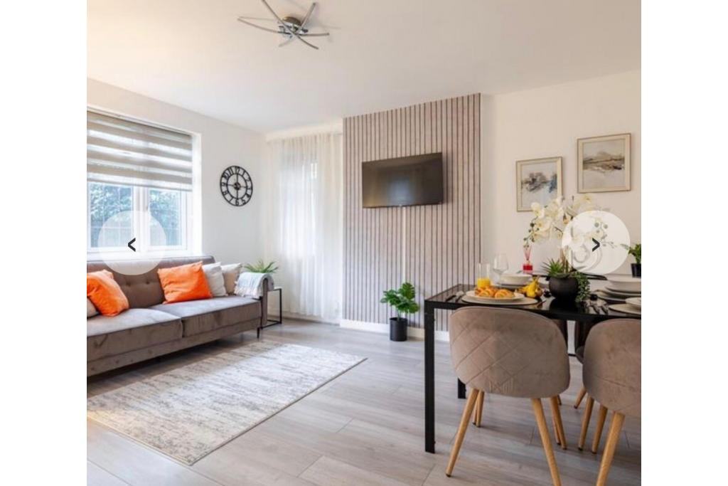 2-Bed Apartment on High Road – R2SA / Company Let Opportunity in North London (N20)