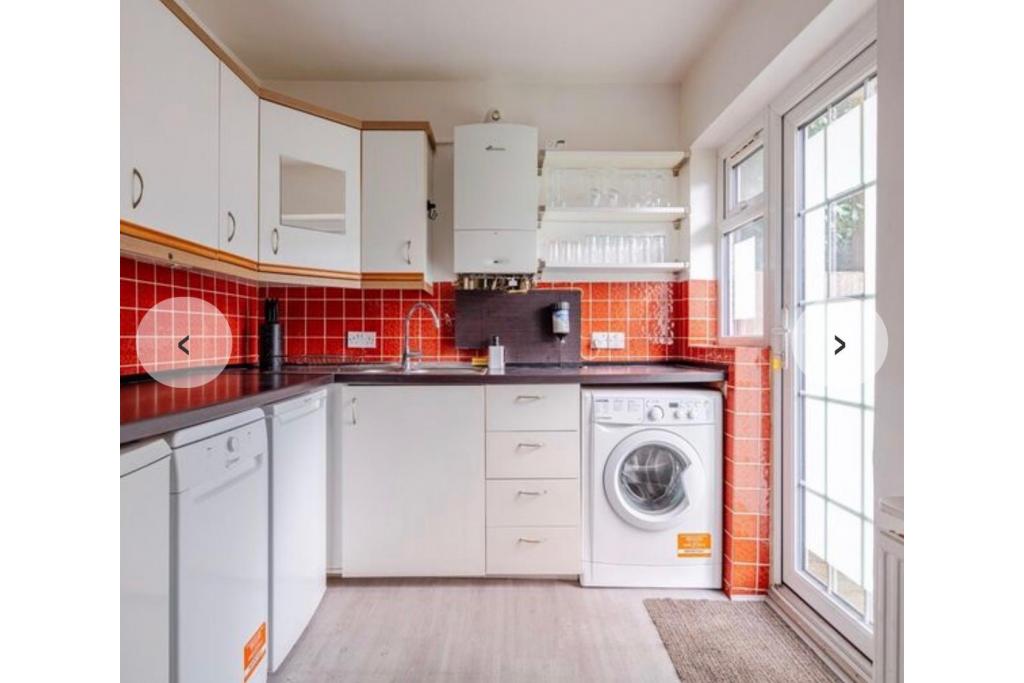 2-Bed Apartment on High Road – R2SA / Company Let Opportunity in North London (N20)