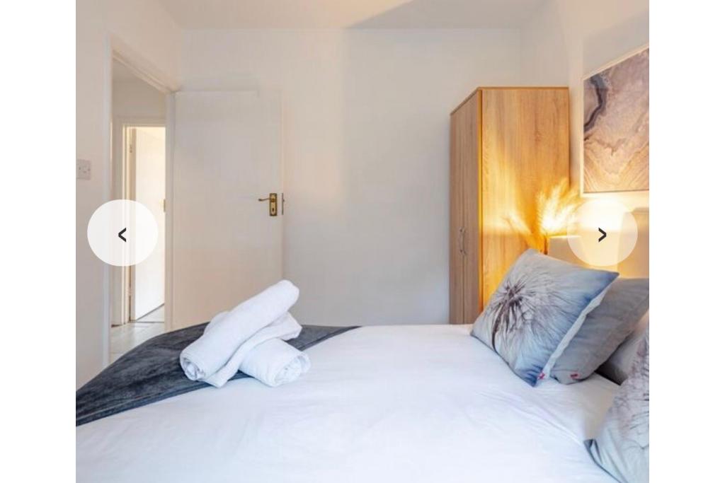 2-Bed Apartment on High Road – R2SA / Company Let Opportunity in North London (N20)