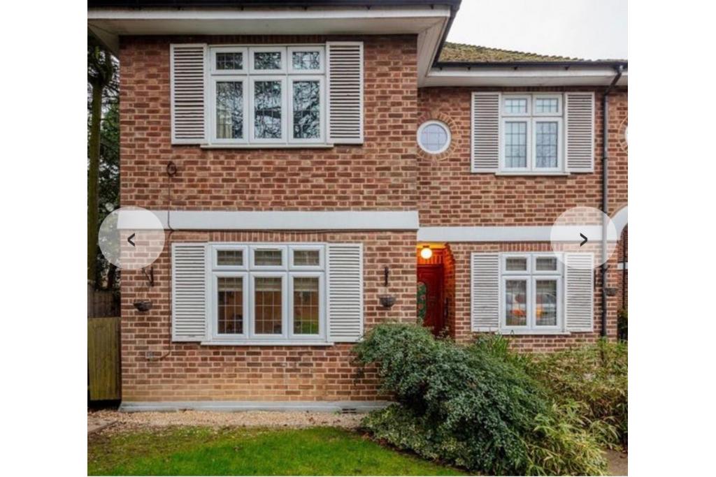 2-Bed Apartment on High Road – R2SA / Company Let Opportunity in North London (N20)