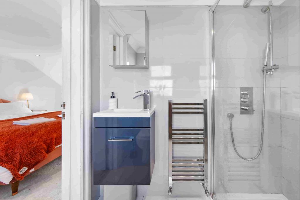 2-Bed / 2-Bath Apartment – R2SA / Company Let Opportunity in East London (E10)