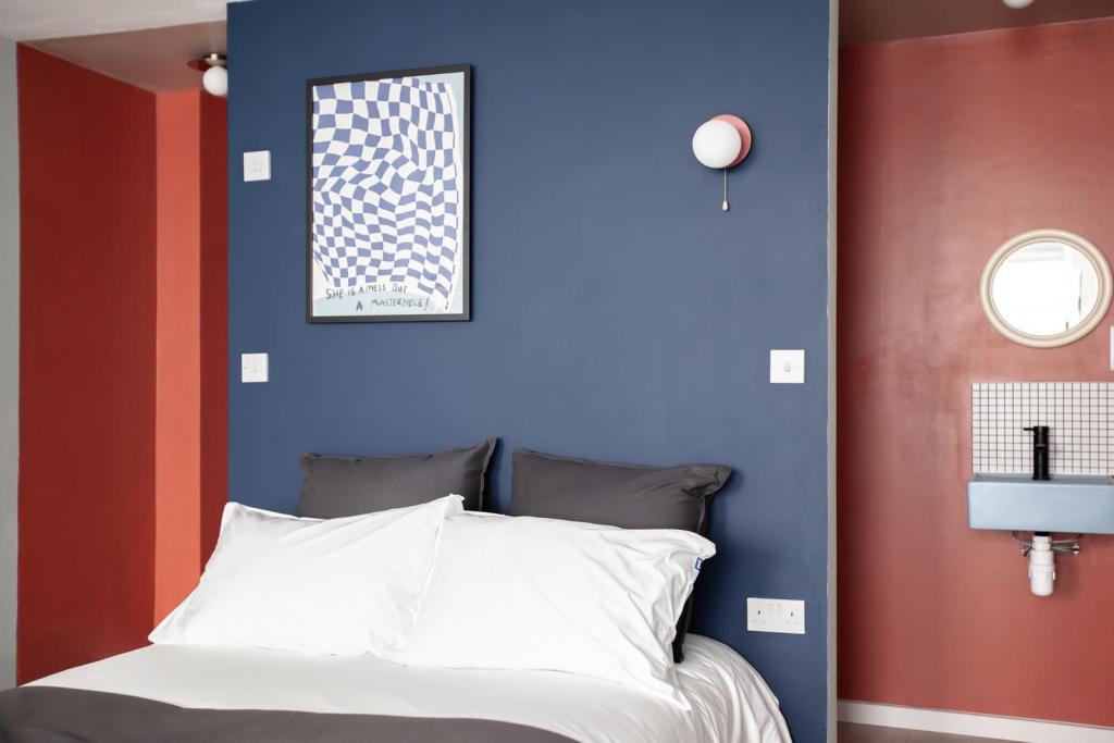 Portfolio of 3 Studio Apartments – R2SA / Company Let Opportunity in W10 (Lancefield Street)