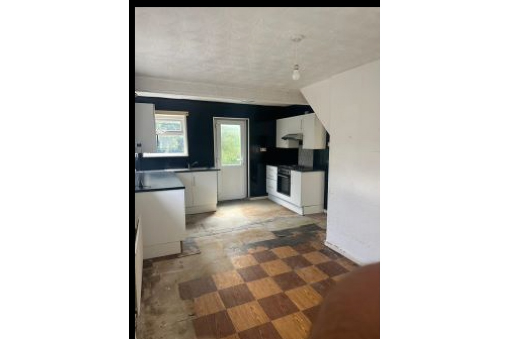 HMO-Compliant 3-Bedroom House – Wolverhampton WV12 (Company Let / R2R Opportunity)