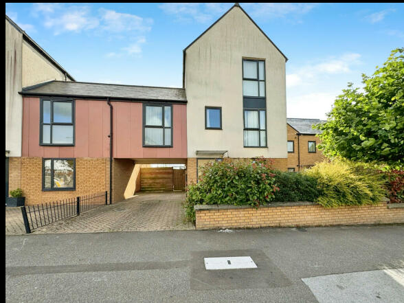 High-Yield City Centre HMO Investment – 5-Bed + Studio Generating 12%+ Yield