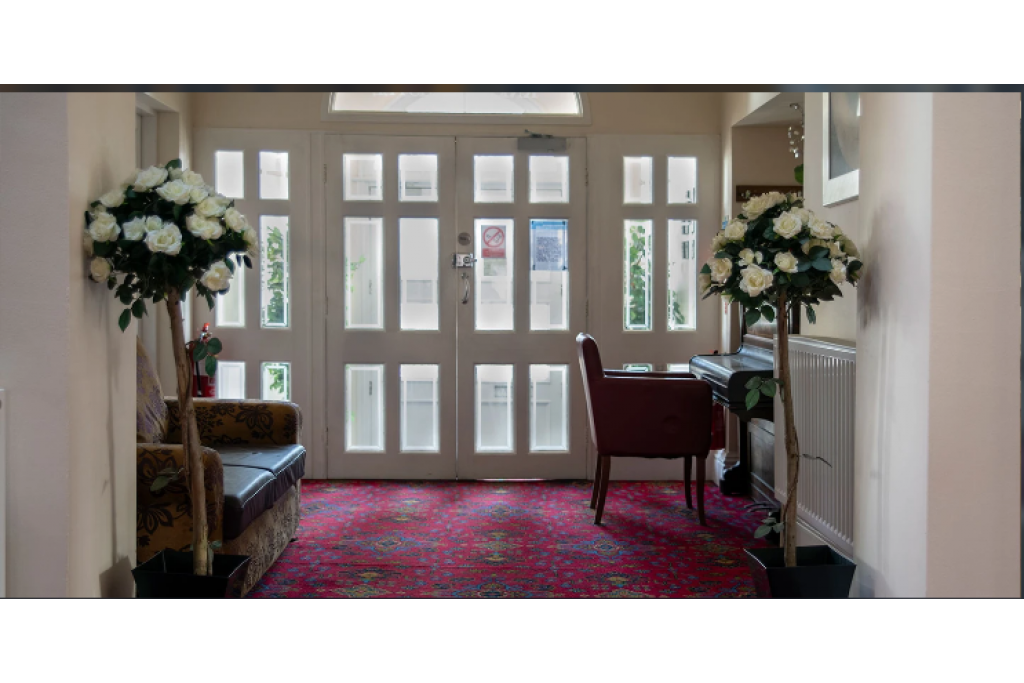 The Knighton Hotel – Historic Retreat in the Heart of Knighton