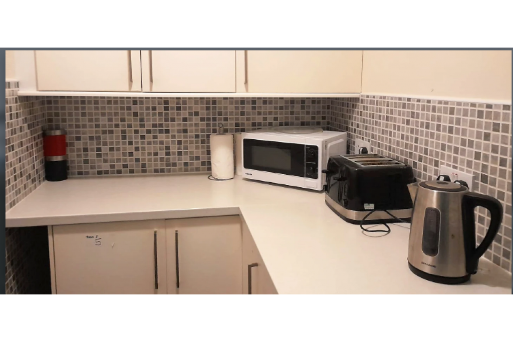 Irvine Riverside Guesthouse - Peaceful Stay in the Heart of Irvine