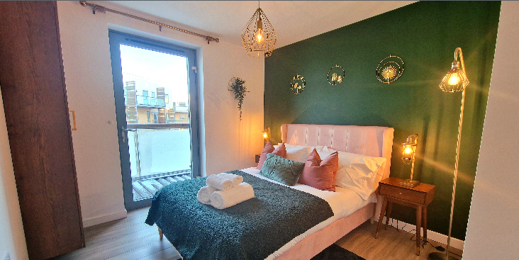 Luxury Station Apartment - Stylish and Convenient 2-Bedroom Flat in Cambridge