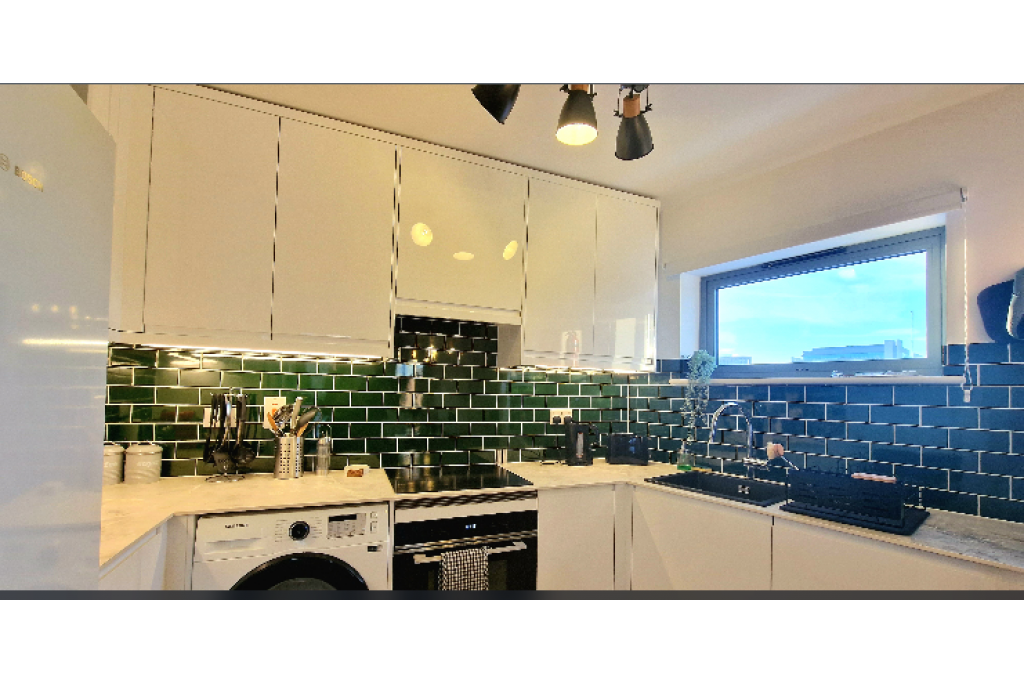 Luxury Station Apartment - Stylish and Convenient 2-Bedroom Flat in Cambridge