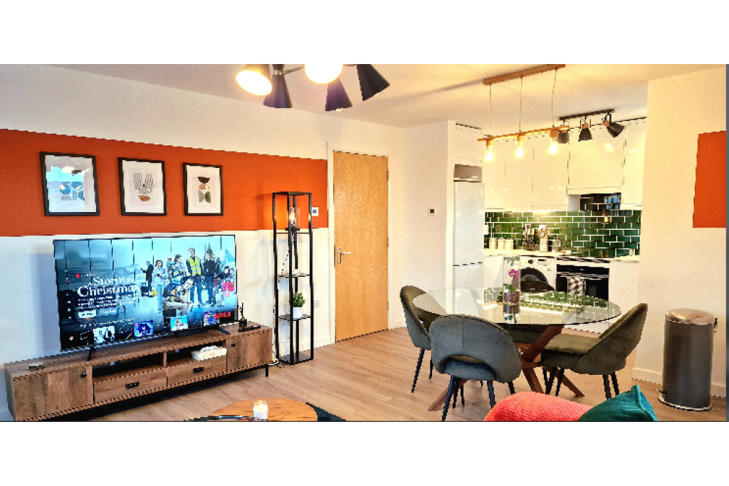 Luxury Station Apartment - Stylish and Convenient 2-Bedroom Flat in Cambridge