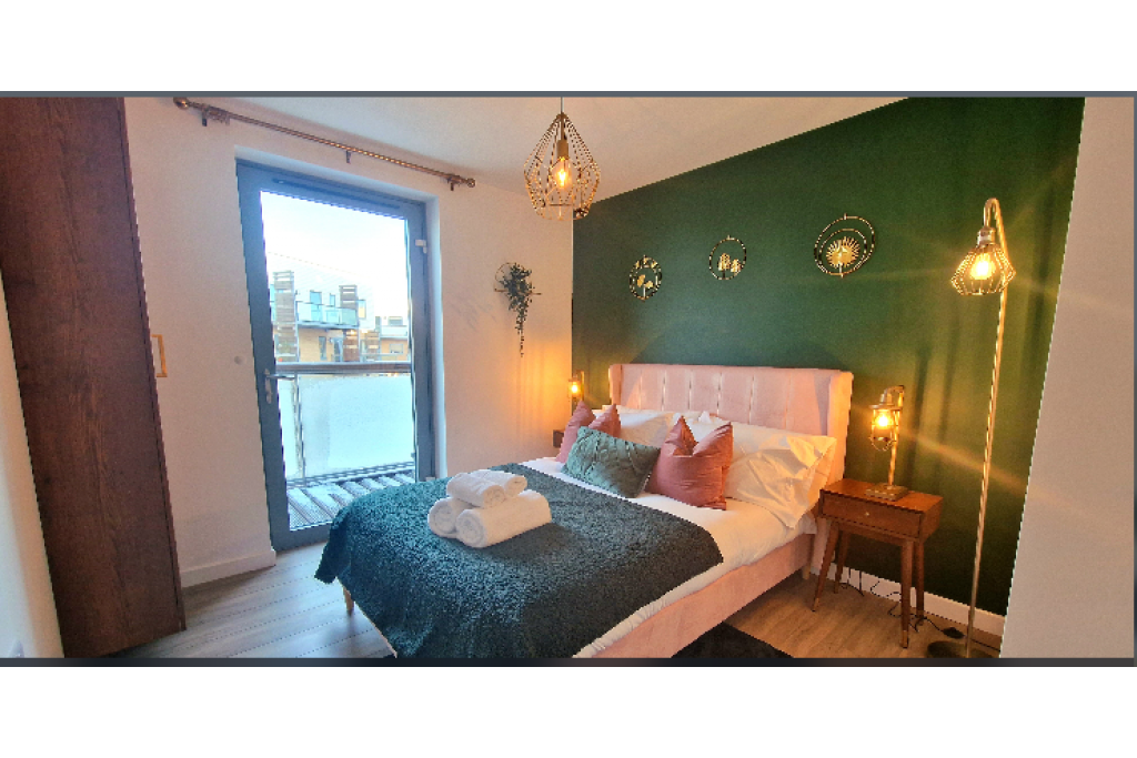 Luxury Station Apartment - Stylish and Convenient 2-Bedroom Flat in Cambridge