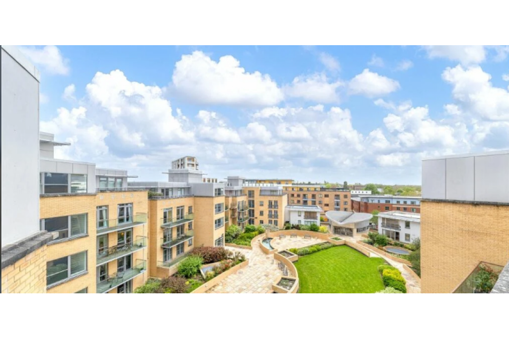 The Luxurious Penthouse – Modern Elegance in Cambridge