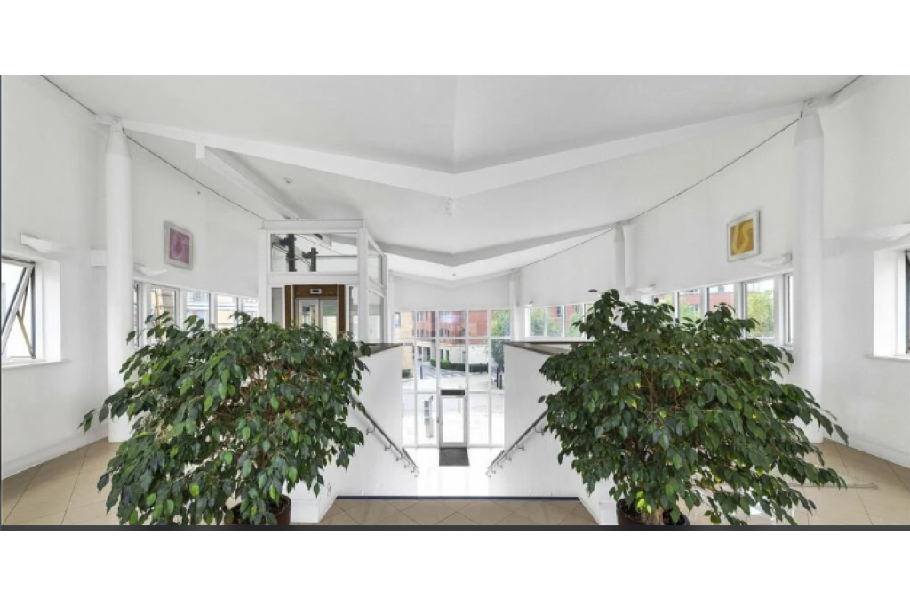 The Luxurious Penthouse – Modern Elegance in Cambridge