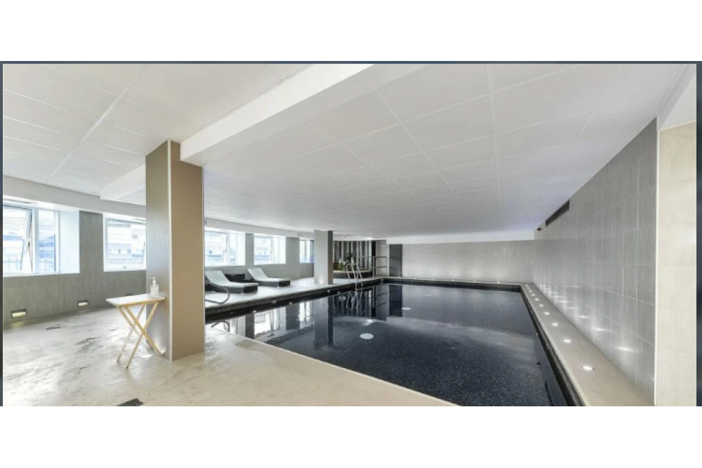 The Luxurious Penthouse – Modern Elegance in Cambridge