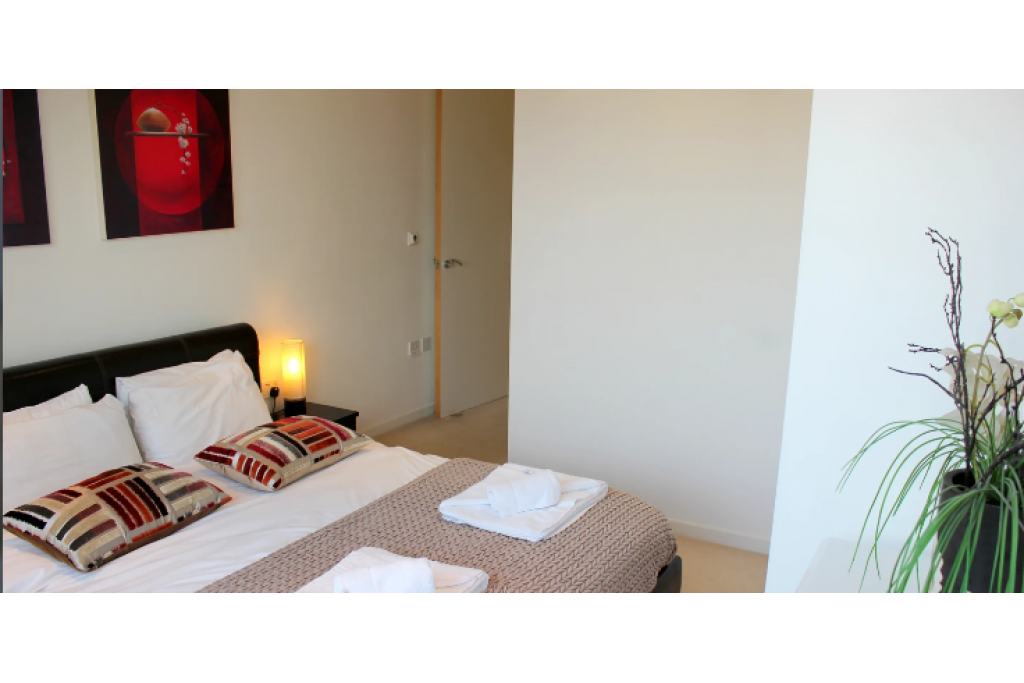 The Luxurious Penthouse – Modern Elegance in Cambridge