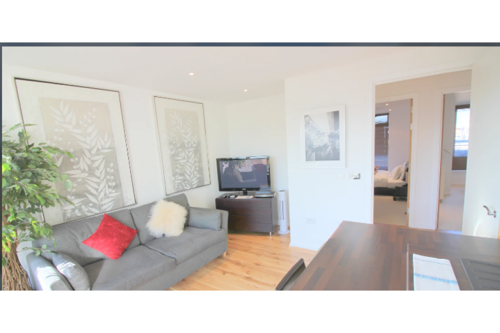 The Luxurious Penthouse – Modern Elegance in Cambridge