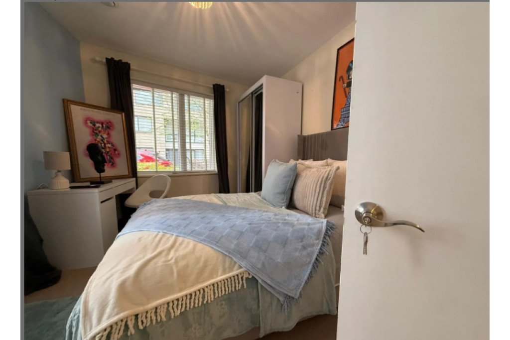 Large Double Room – Greenwich – Hankins House, SE10 – £1,050