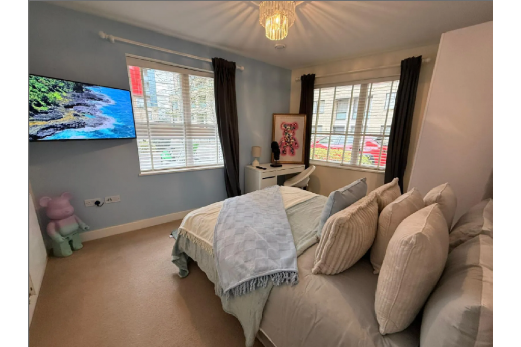 Large Double Room – Greenwich – Hankins House, SE10 – £1,050