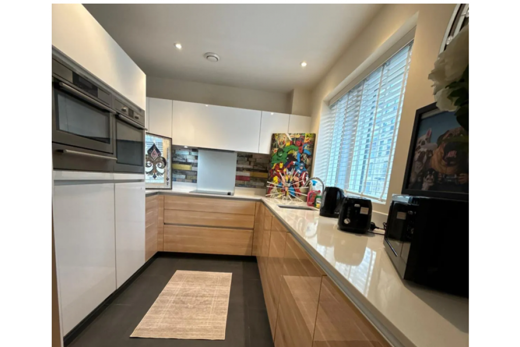 Large Double Room – Greenwich – Hankins House, SE10 – £1,050