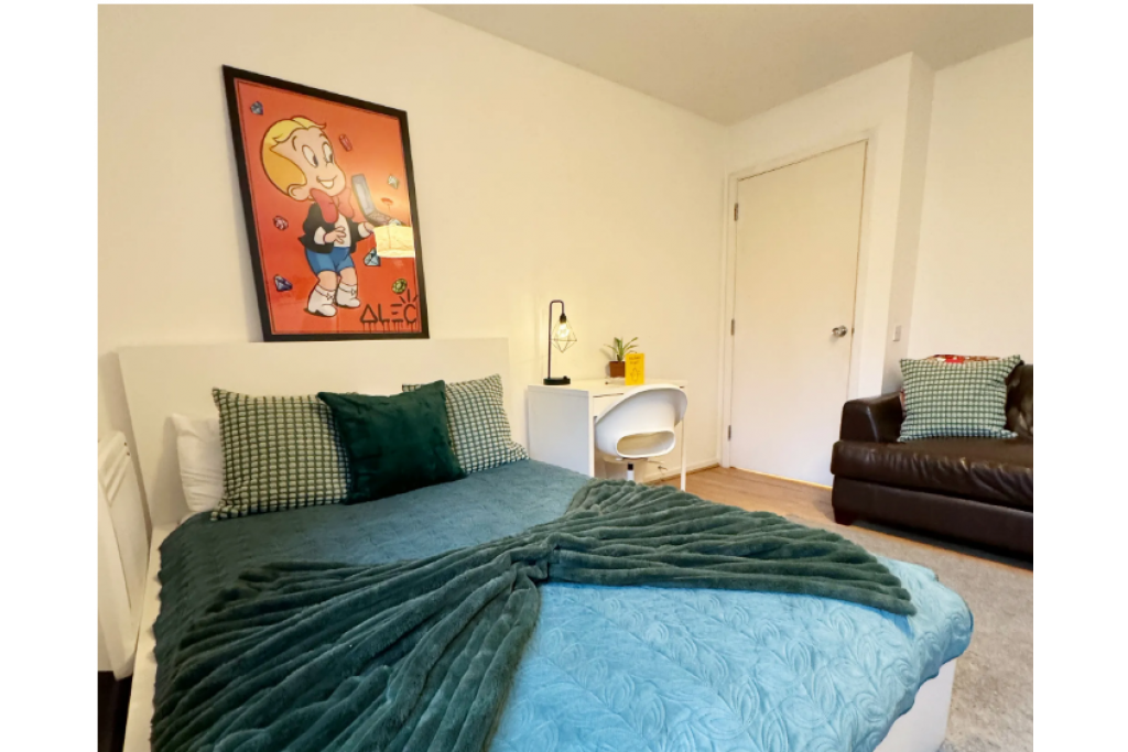 Spacious Double Room in Canary Wharf – Blackwall Way, E14 9QU