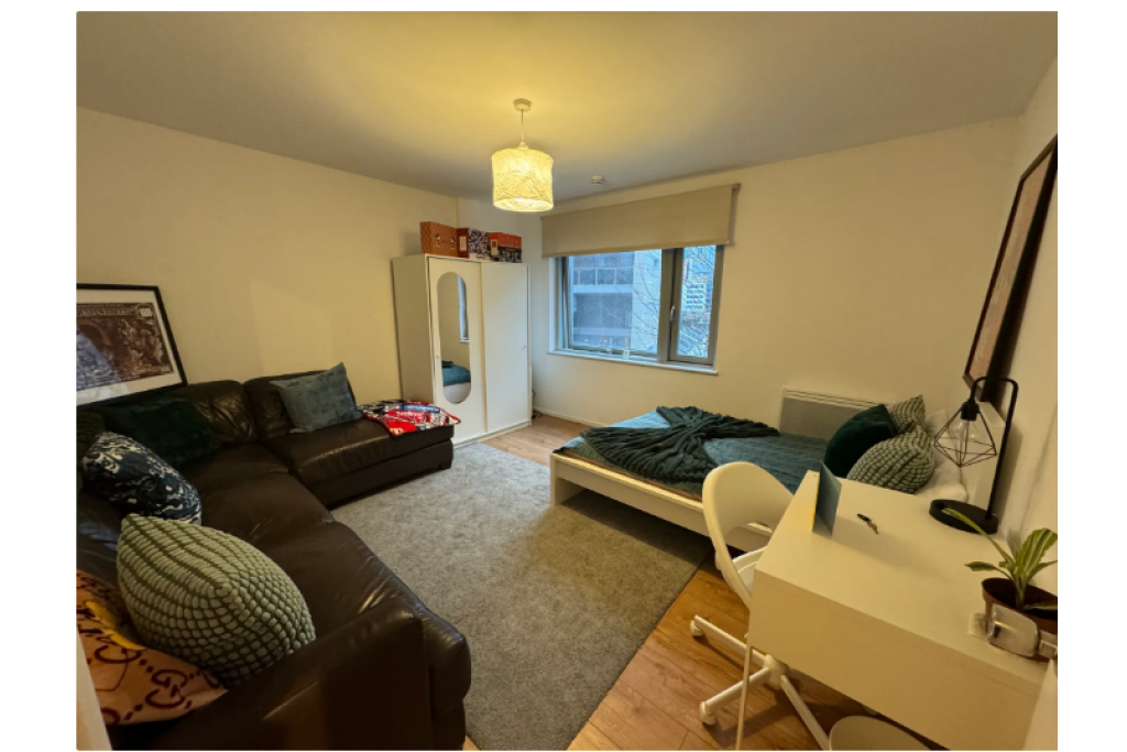 Spacious Double Room in Canary Wharf – Blackwall Way, E14 9QU